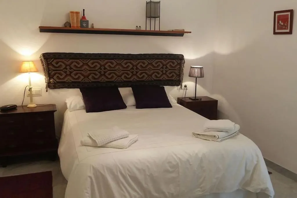 Centrally Located In Old Palace House Sevilla