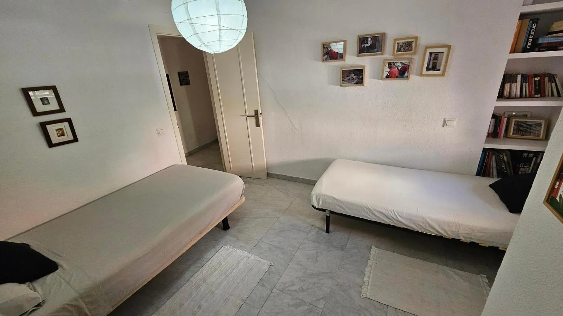 Centrally Located In Old Palace House Sevilla 0*,  España